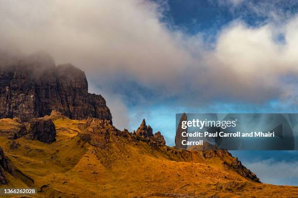 old man of storr - isle of skye foto e immagini stock