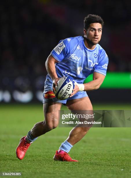 Ben Botica of Castres in action during the Heineken Champions Cup match between Harlequins and Castres Olympique at The Stoop on January 21, 2022 in...