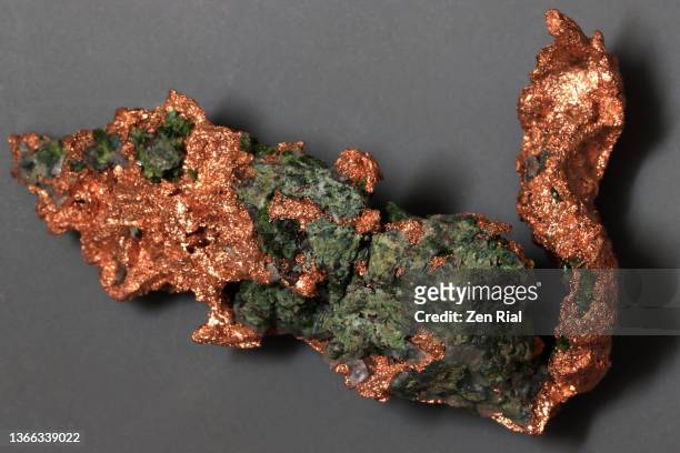 native copper with green and white crystals - 孔雀石 個照片及圖片檔