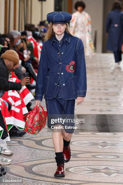 Model walks the runway during the Kenzo Menswear Fall/Winter 2022-2023 show as part of Paris Fashion Week on January 23, 2022 in Paris, France.