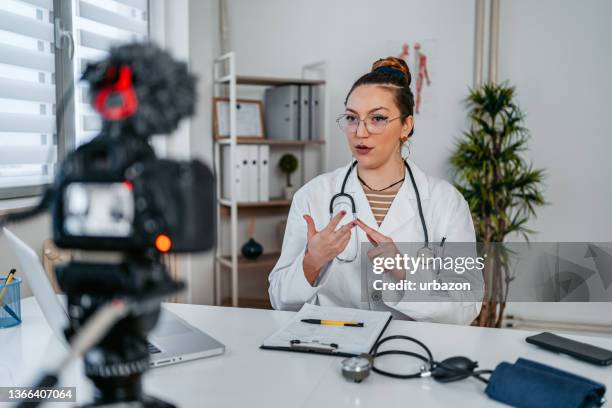 Medical Tutorial 7,383 Tutorial Camera Stock Photos, High-Res Pictures, and Images ...