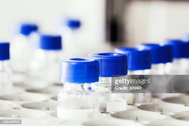 laboratory equipment - pharmaceutical manufacturing machine stock pictures, royalty-free photos & images