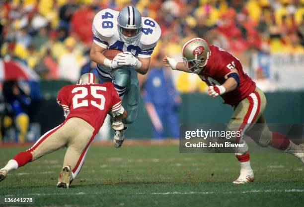 Playoffs: Dallas Cowboys Daryl Johnston in action, rushing vs San Francisco 49ers at Candlestick Park. San Francisco, CA 1/17/1993 CREDIT: John Biever