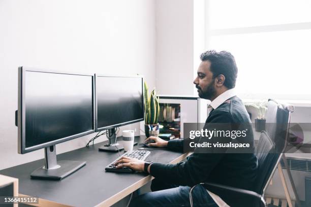 56 Indian Computer Programmer Stock Photos, High-Res Pictures, and ...