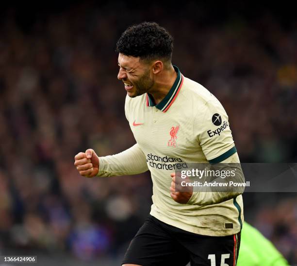 Oxlade Chamberlain Liverpool Photos and Premium High Res Pictures