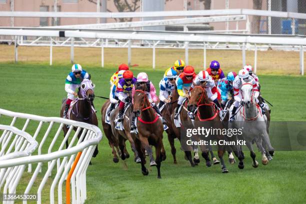 Strait Racing Track Straight Race Track Photos and Premium High Res Pictures - Getty Images