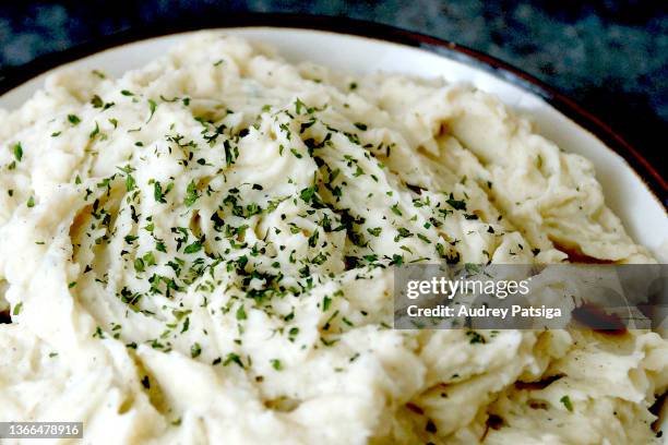 dreamy mash potatoes - mashed potatoes stock pictures, royalty-free photos & images