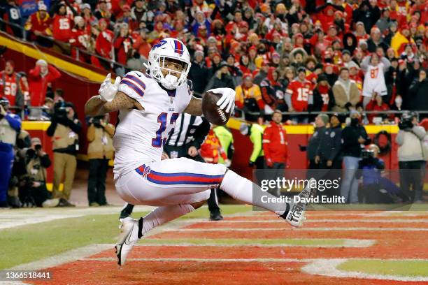 Gabriel Davis of the Buffalo Bills scores a 19 yard touchdown against the Kansas City Chiefs during the fourth quarter in the AFC Divisional Playoff...