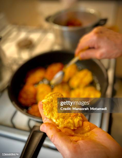 making cutlet - cutlet stock pictures, royalty-free photos & images