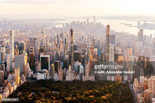 aerial view of manhattan skyline, new york city, usa - aerial view of mid town manhattan new york stock pictures, royalty-free photos & images