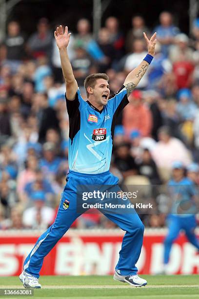 Kane Richardson of the Strikers appeals during the T20 Big Bash League match between the Adelaide Strikers and the Sydney Sixers at Adelaide Oval on...