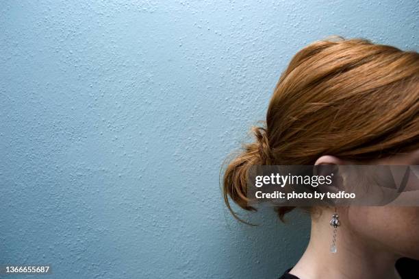 Profile Female. Back Back View Woman Profile Photos and Premium High Res Pictures - Getty Images