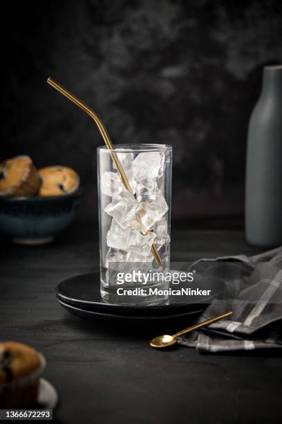 glass with ice - metal drinking straw stock pictures, royalty-free photos & images