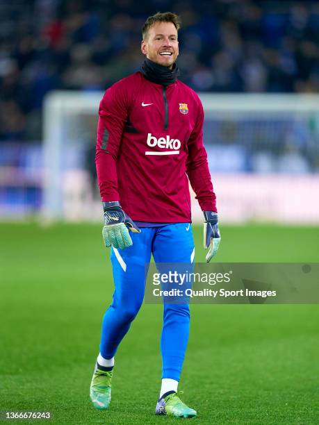 Norberto Murara Neto of FC Barcelona during the prematch warm up prior to the La Liga Santander match between Deportivo Alaves and FC Barcelona at...