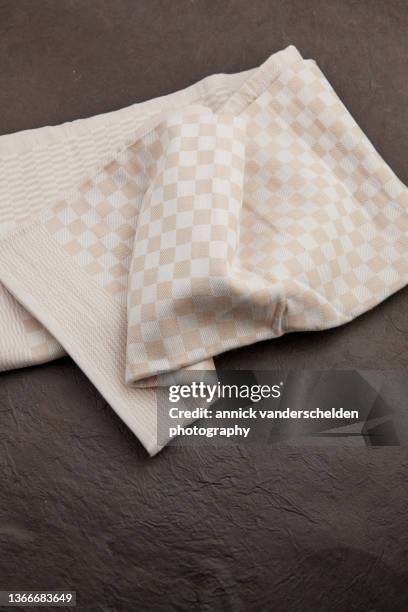 kitchen towel - microfiber towel stock pictures, royalty-free photos & images