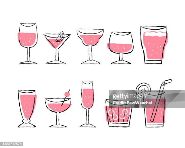 ilustrações, clipart, desenhos animados e ícones de vários de copos de bebida com bebida rosa - coquetel
