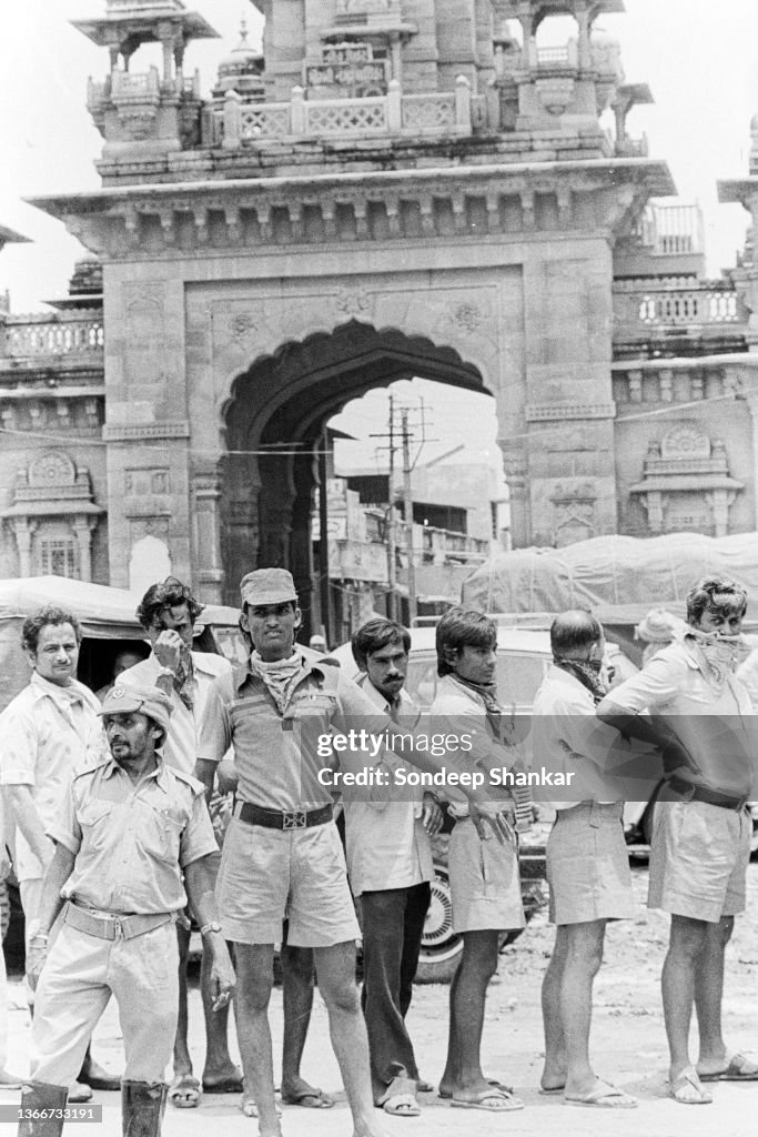 RSS Volunteers at Morbi Disaster