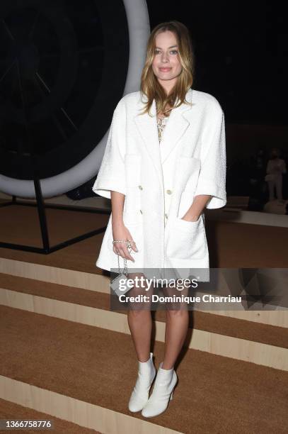 Margot Robbie attends the Chanel Haute Couture Spring/Summer 2022 show as part of Paris Fashion Week on January 25, 2022 in Paris, France.