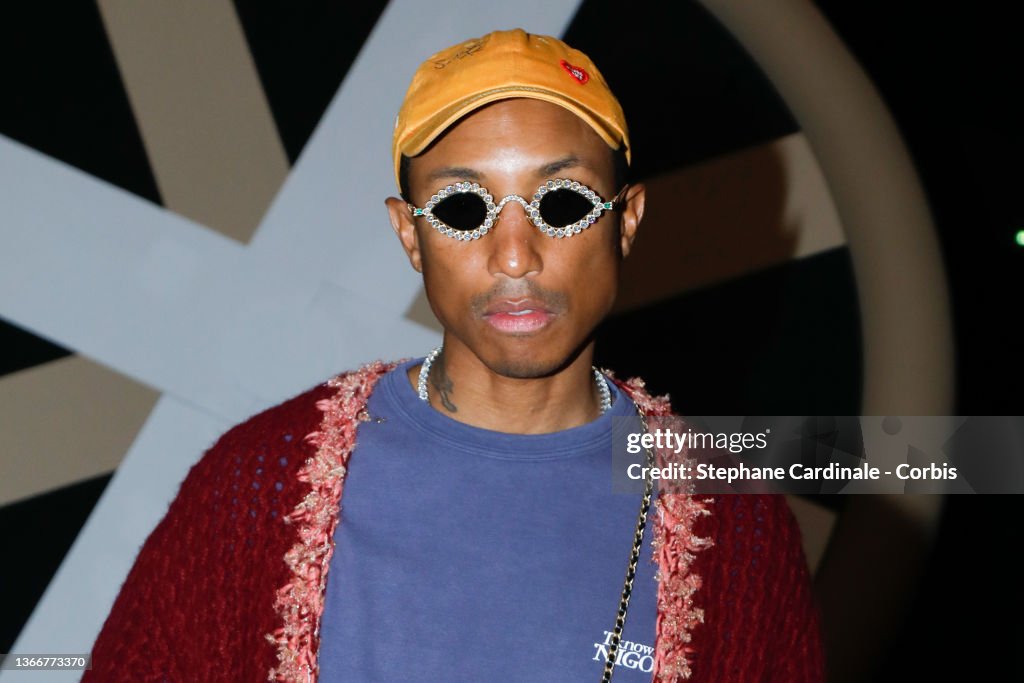 Pharrell Williams attends the Chanel Haute Couture Spring/Summer 2022  News Photo - Getty Images