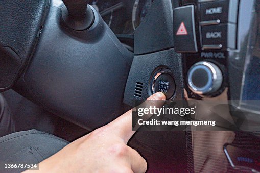 The one-button start button of the car