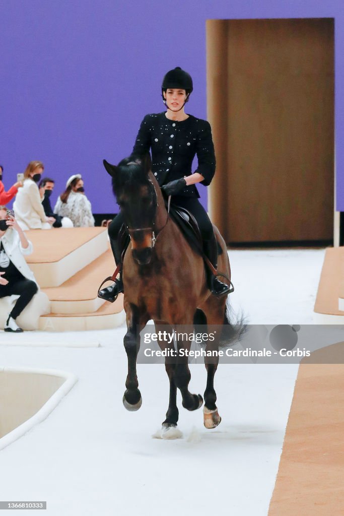 Chanel : Runway - Paris Fashion Week - Haute Couture Spring/Summer 2022
