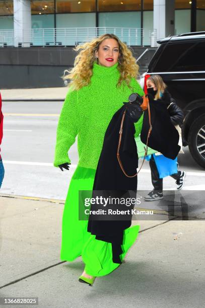 Kate Hudson attends the "The Drew Barrymore Show" in Manhattan on January 25, 2022 in New York City.