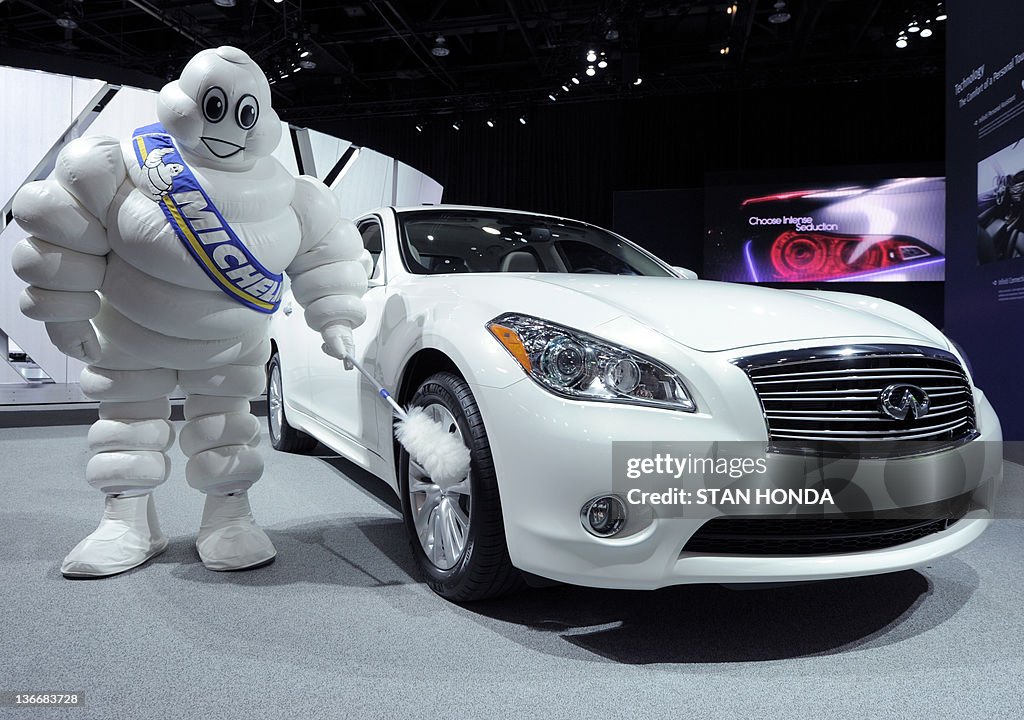 Bendo, The Michelin Man, dusts the tires