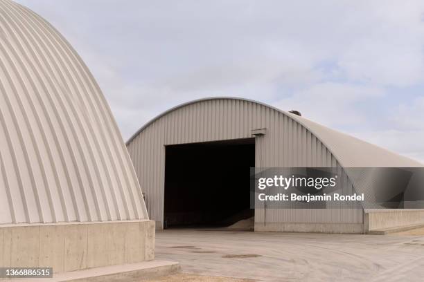 quonset huts - quonset hut stock pictures, royalty-free photos & images