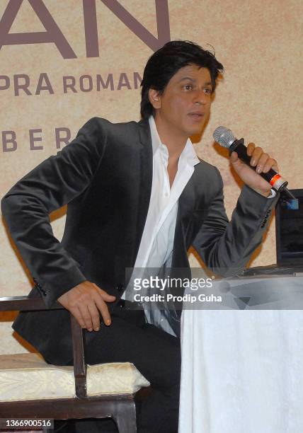 Shahrukh khan attends the launch of 'Jab Tak Hai Jaan' film music album on October 14,2012 in Mumbai, India.