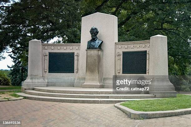 lincoln memorial, gettysburg, pennsylvania - gettysburg cemetery stock pictures, royalty-free photos & images