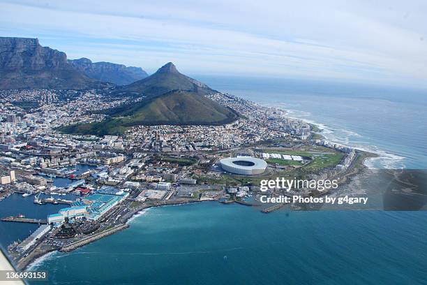 cape town aerial shot - kapstadt stock-fotos und bilder