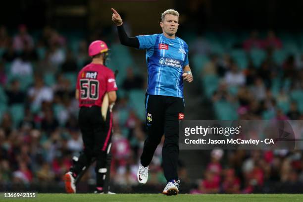 Peter Siddle of the Strikers celebrates after taking the wicket of Moises Henriques of the Sixers during the Men's Big Bash League match between the...
