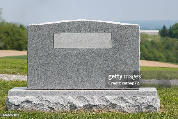 cemetery headstone close up, blank no name - grafsteen stockfoto's en -beelden