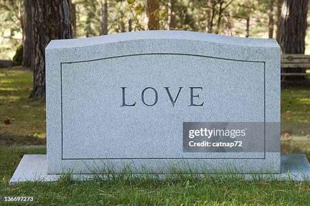 love headstone in cemetery - grafsteen stockfoto's en -beelden