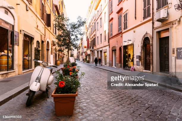 street in rome, italy - trastevere stock-fotos und bilder