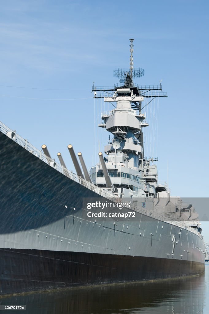 Le navire militaire USS Wisconsin, vue latérale