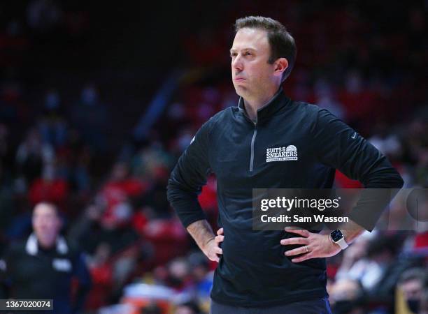 Head coach Richard Pitino of the New Mexico Lobos looks on during the first half of his team's game against the Fresno State Bulldogs at The Pit on...