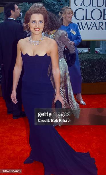 Gillian Anderson arrives at the 55th Annual Golden Globes Awards Show, January 18, 1998 in Beverly Hills, California.