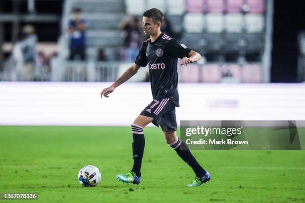 Romeo Beckham of Inter Miami CF controls the ball against Club Universitario de Deportes during the second half at DRV PNK Stadium on January 26,...