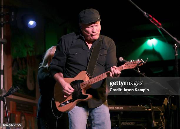 Colli Rae Rapper 296 Collin Raye Photos & High Res Pictures - Getty Images