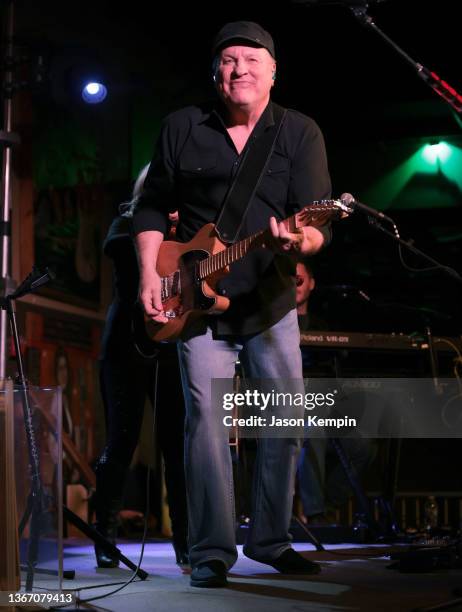 Colli Rae Rapper 296 Collin Raye Photos & High Res Pictures - Getty Images