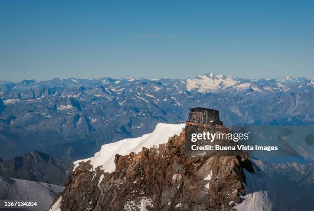 Hut Top Ridge Margherita Hut Photos and Premium High Res Pictures - Getty Images