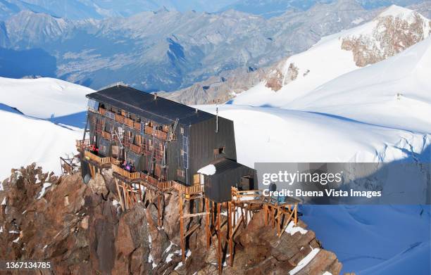 Hut Top Ridge 79 Margherita Hut Stock Photos, High-Res Pictures, and Images - Getty ...