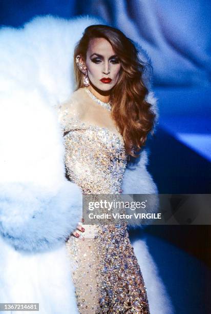 Jerry Hall walks the runway during the Thierry Mugler Ready to Wear Fall/Winter 1995-1996 fashion show as part of the Paris Fashion Week on March 6,...