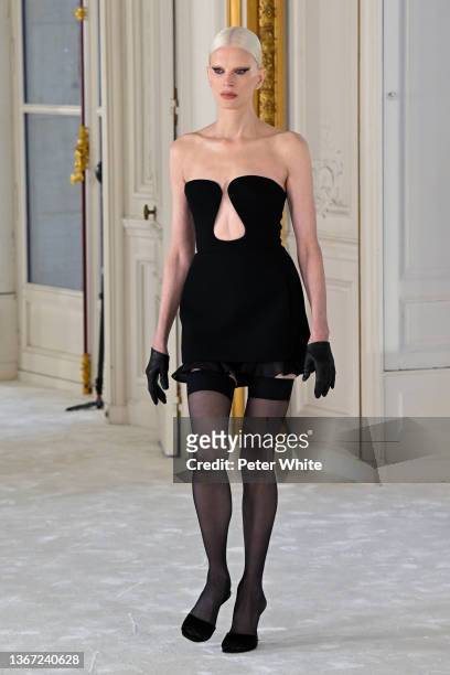Kristen McMenamy walks the runway during the Valentino Haute Couture Spring/Summer 2022 show as part of Paris Fashion Week on January 26, 2022 in...