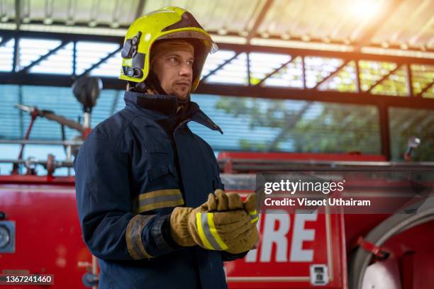 Fire Mechanic Fire Truck Mechanic Photos and Premium High Res Pictures - Getty Images
