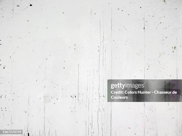 empty and clean white wooden wall in paris - couleurs fond stock-fotos und bilder