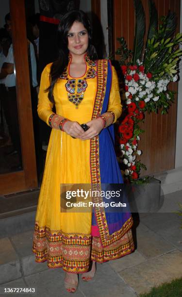 Zarine Khan attends the launch of Nishka Lulla and Rajat Tangri"u2019s new collection at Fuel Fuel store on October 12,2012 in Mumbai, India.