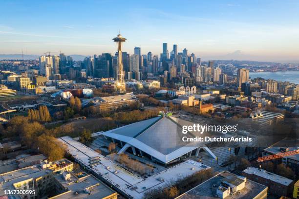 aerial view of climate pledge arena in seattle - seattle stock pictures, royalty-free photos & images