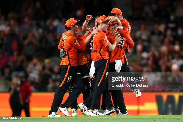 The Perth Scorchers celebrate winning BBL 11 during the Men's Big Bash League match between the Perth Scorchers and the Sydney Sixers at Marvel...